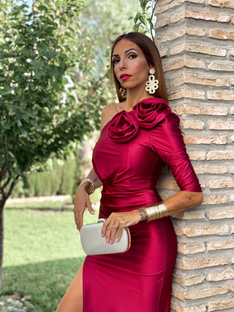 Vestido Rojo Con Abertura Lateral