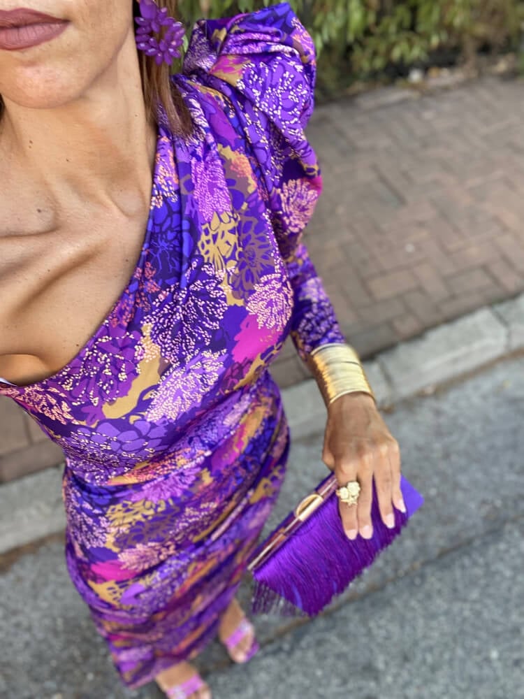 Vestido con hombrera estampado