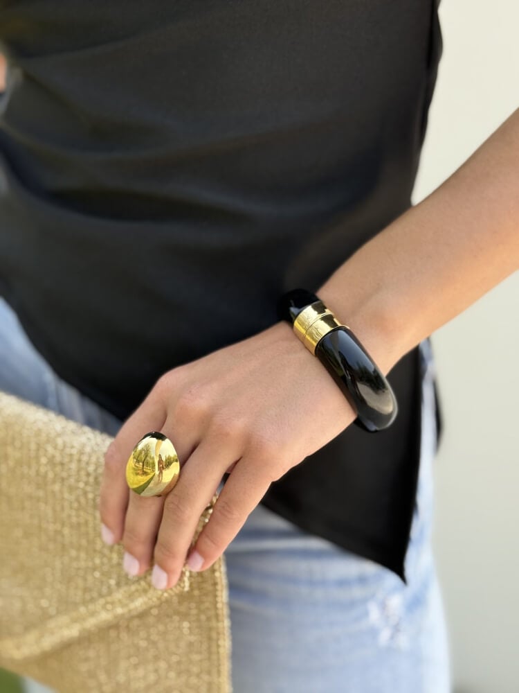 Pulsera Negra Con Cierre Metálico