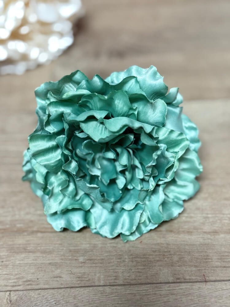 Flor peonía verde agua