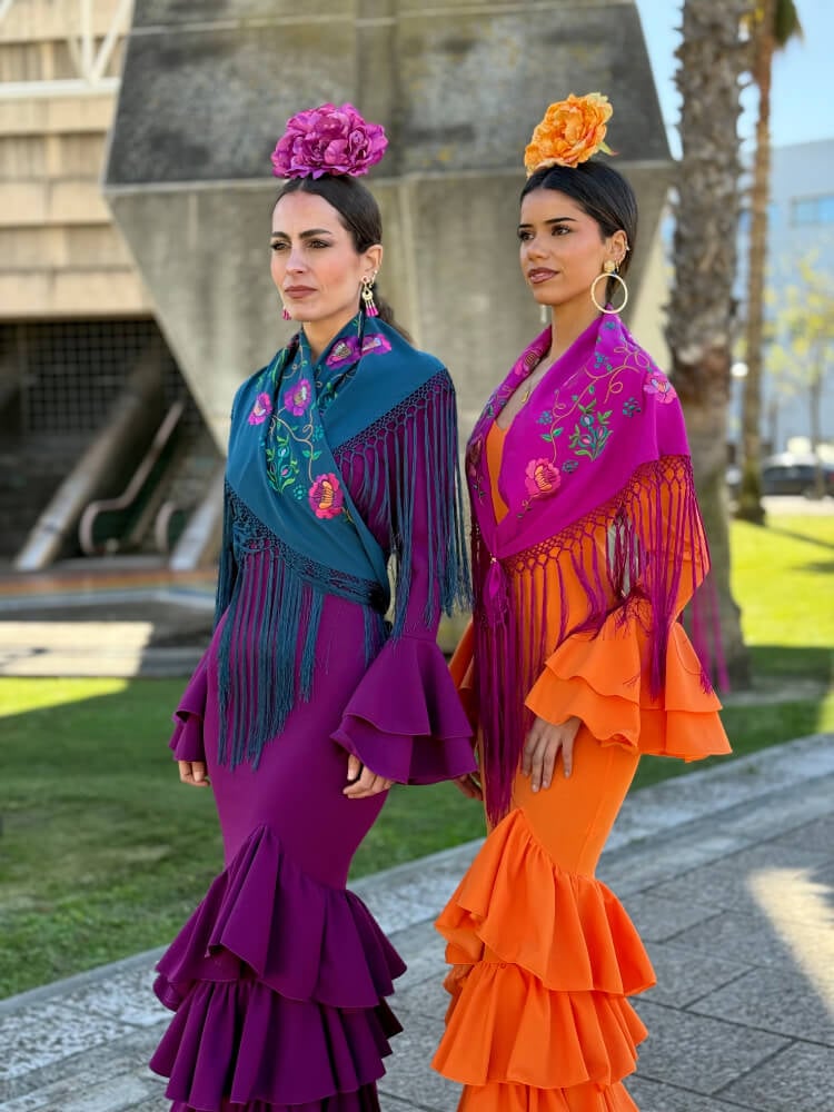 Traje Flamenca Escote Pico