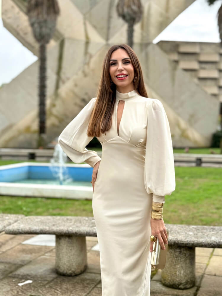 Vestido Beige Licra Fria Mangas