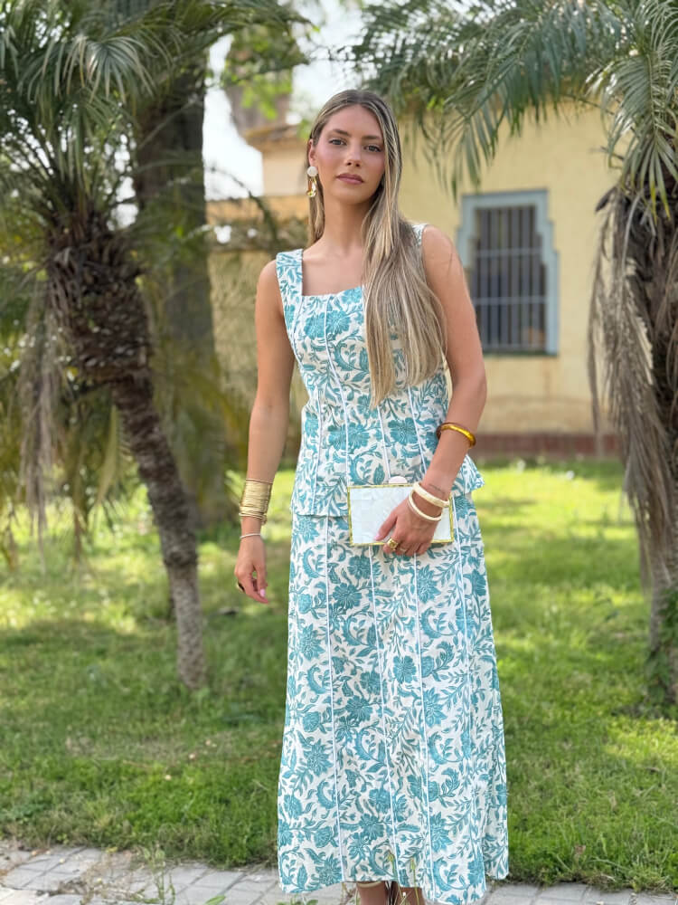 Conjunto top y falda elástica coordinado, outfit fresco ideal para eventos de día