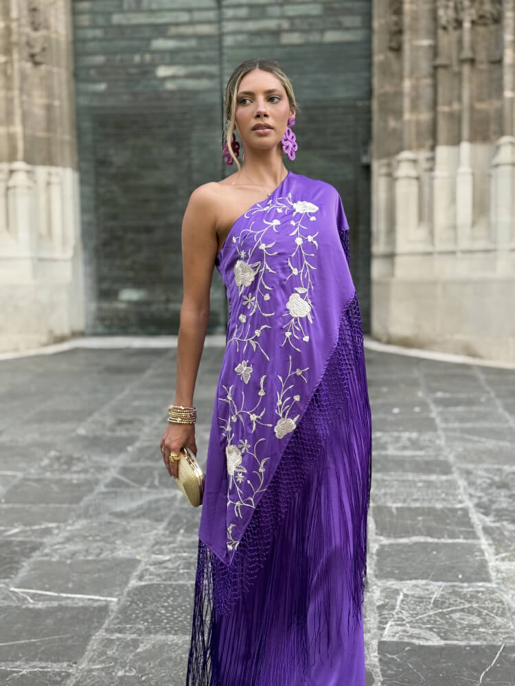 Vestido morado bordados florales en beige