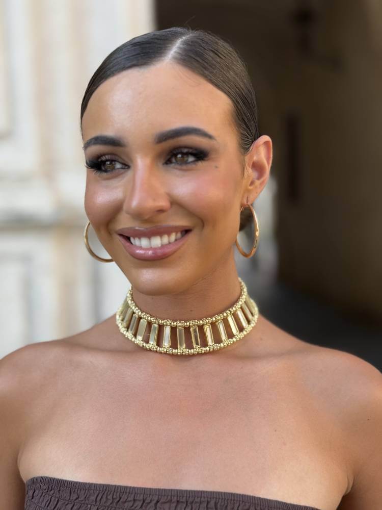 Choker dorado diseño estructurado con tubos metálicos