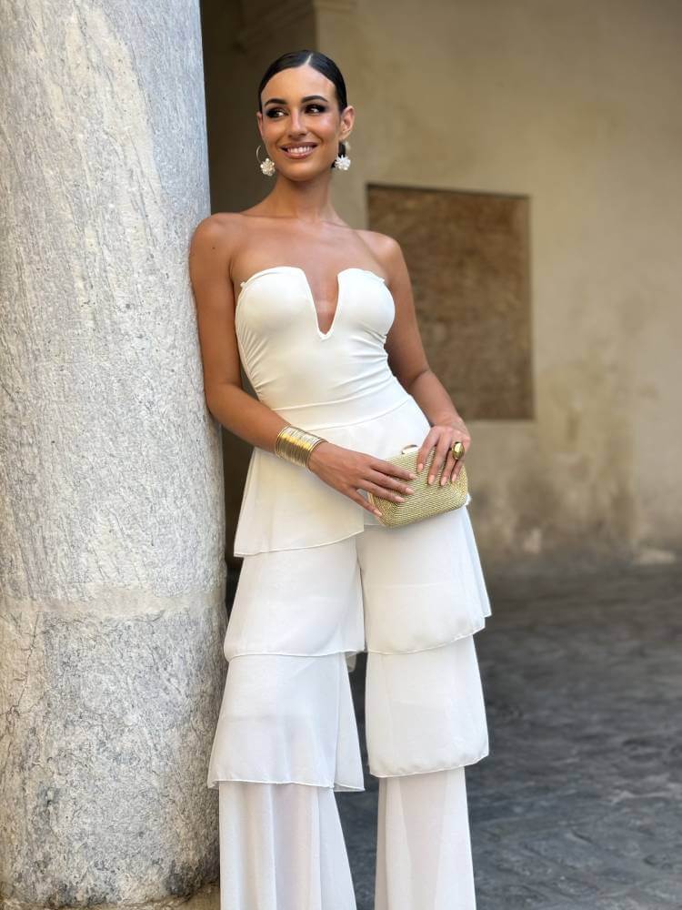 Pantalón blanco con cascada de volantes de gasa ligera