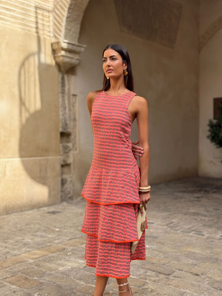 Vestido en tejido tipo lino vichy en tono anaranjado