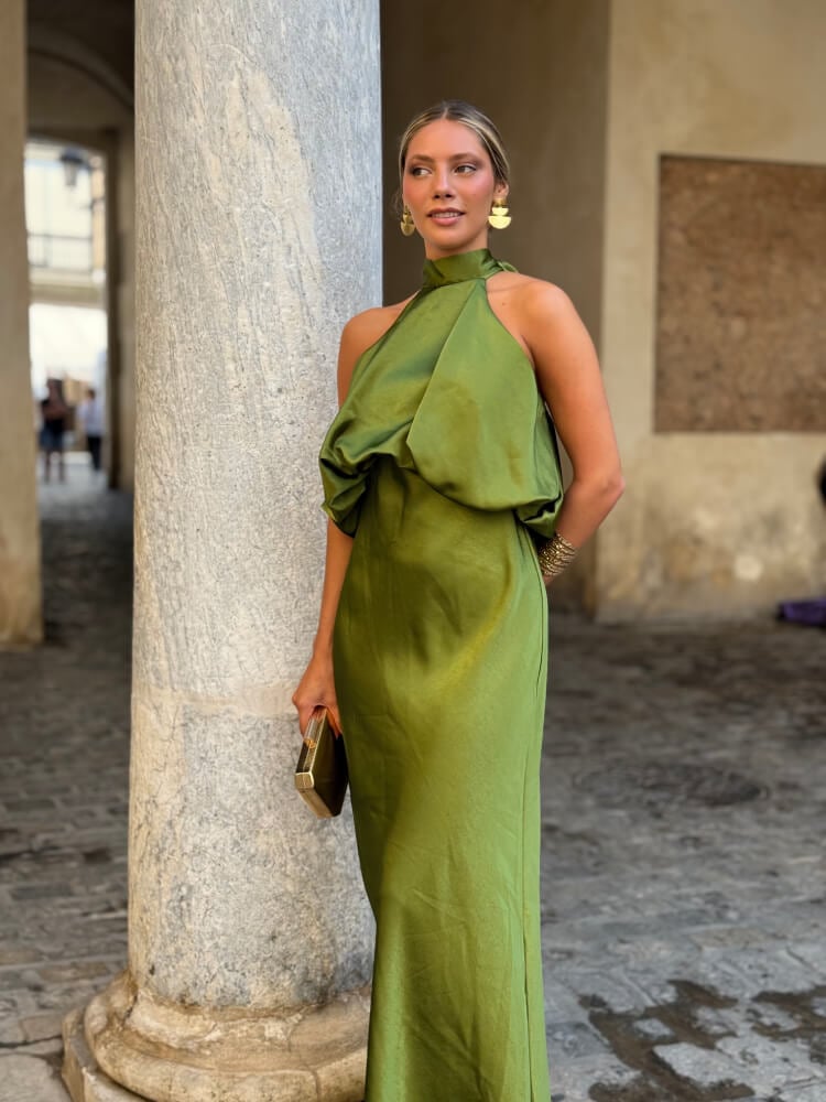 Vestido verde largo en tejido sedoso