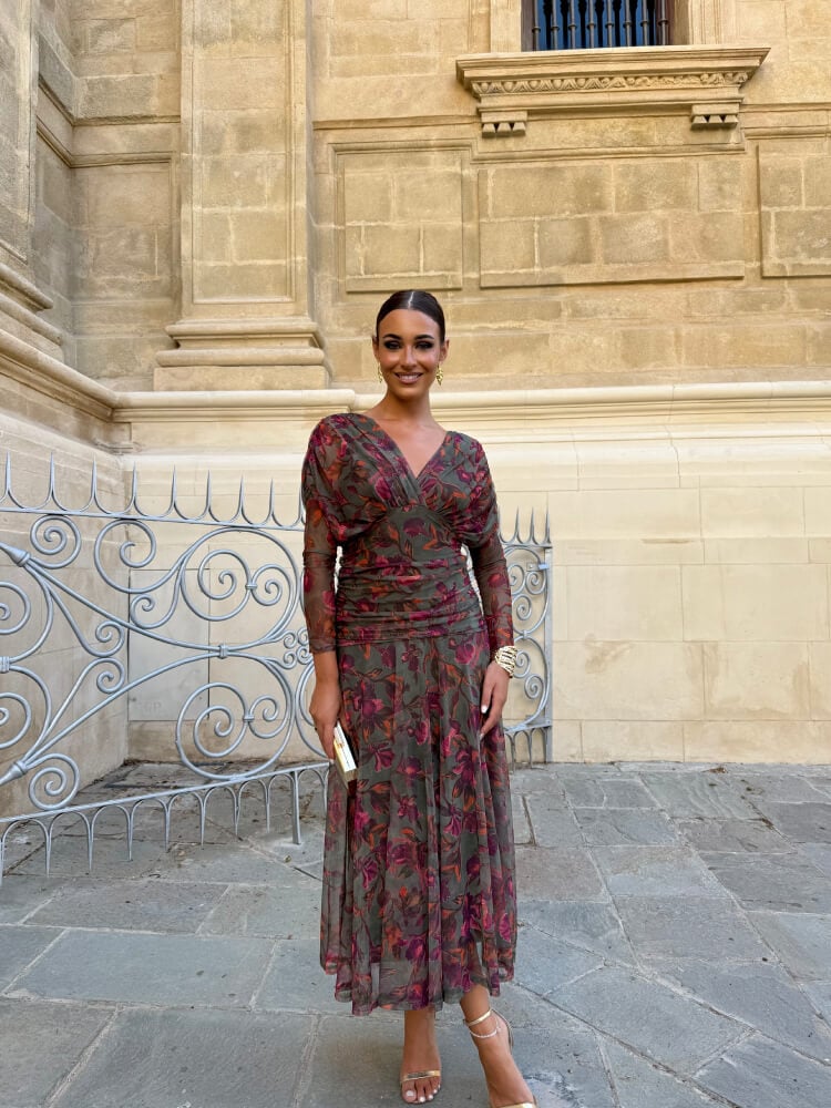 Vestido en tul drapeado con falda fluida