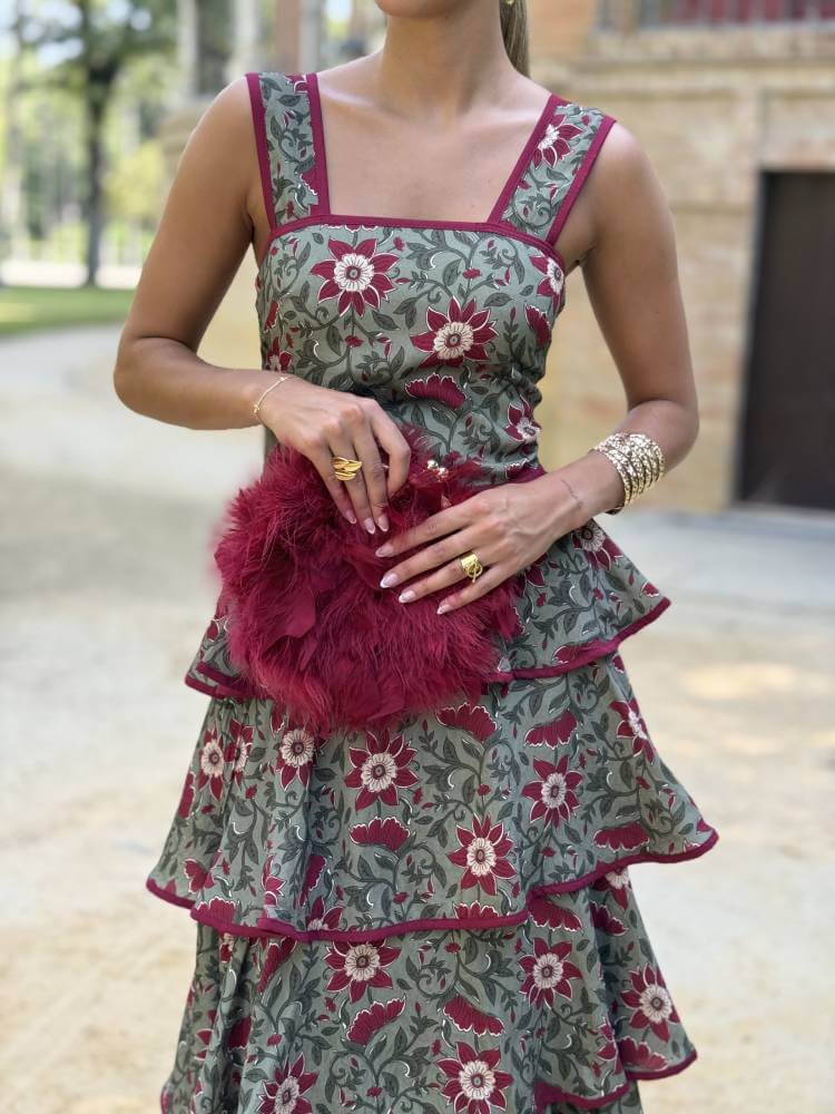 Vestido midi con estampado floral verde y burdeos y volantes