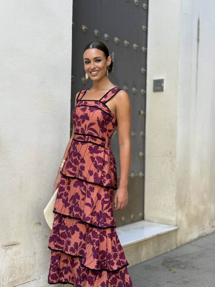 Vestido largo estampado floral en tonos naranjas y buganvilla